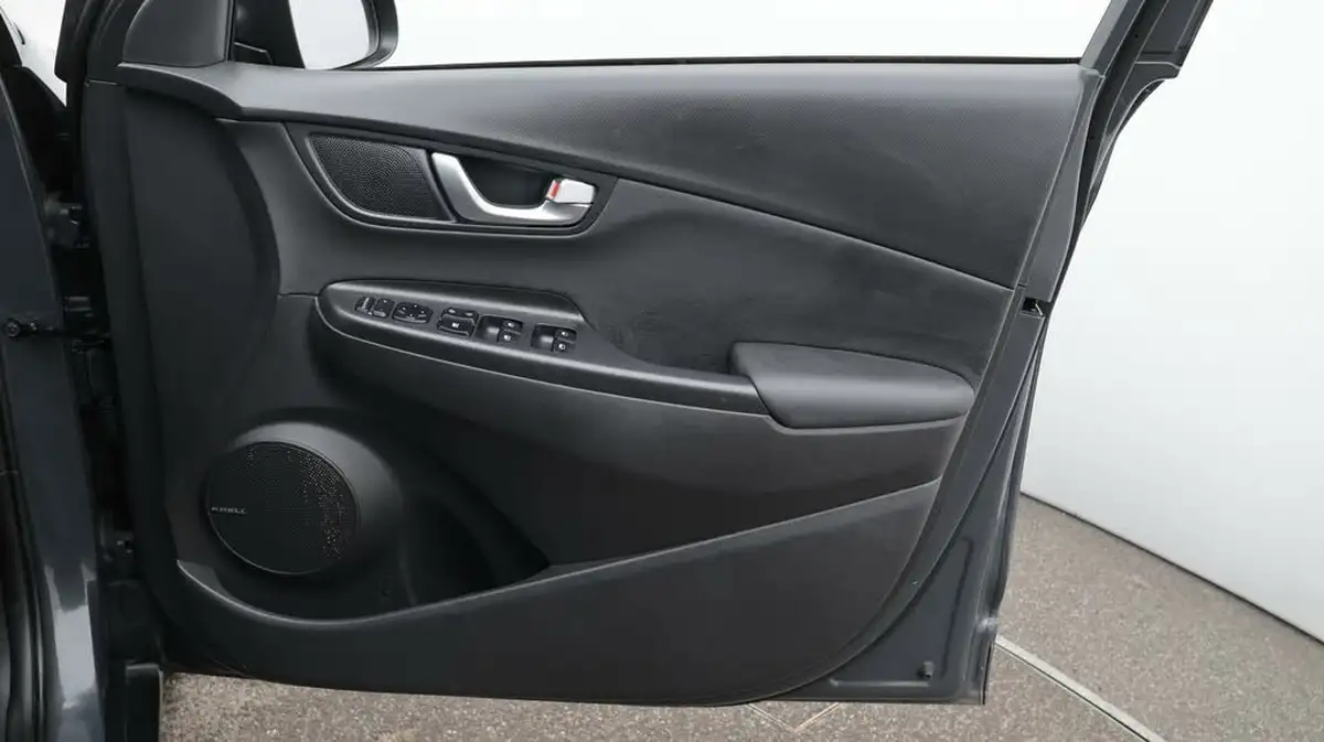 2023-hyundai-kona-e-ultimate-204ps-64kwh-105kw-obc-big-15