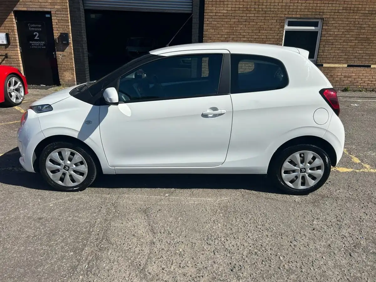 2015-citroen-c1-10-vti-feel-3d-big-2
