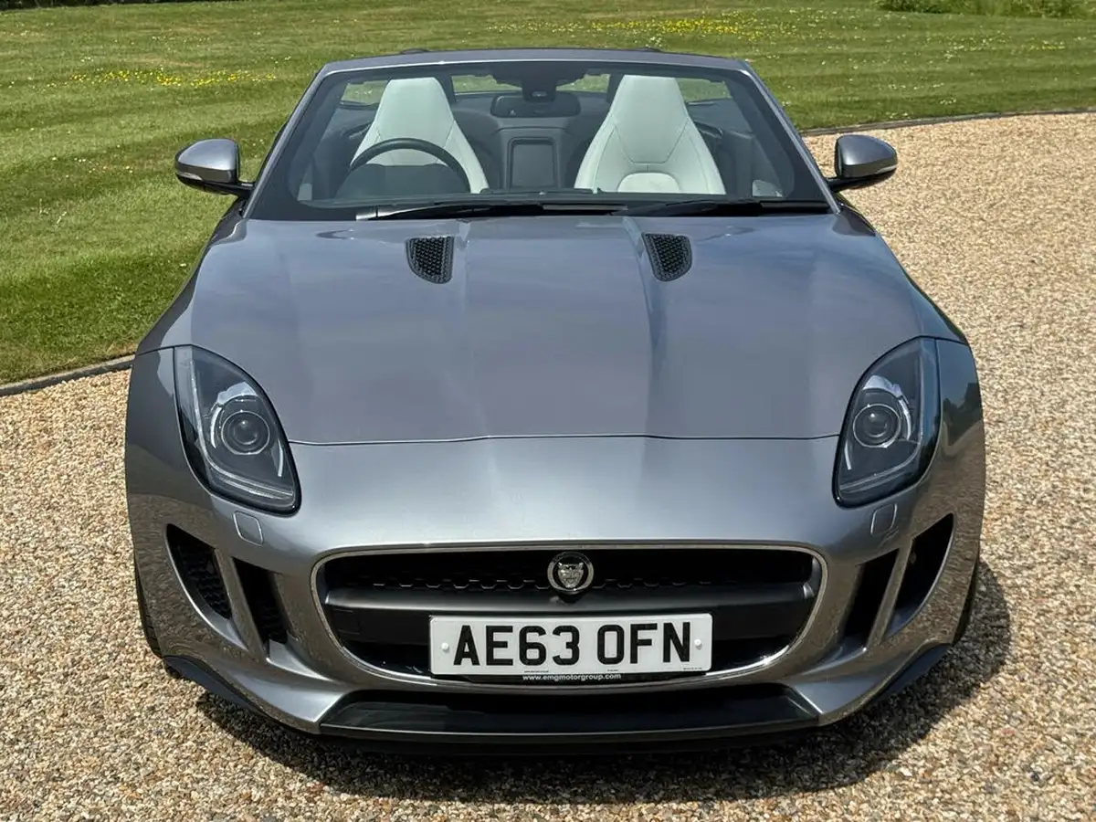 2013-jaguar-f-type-30-big-2