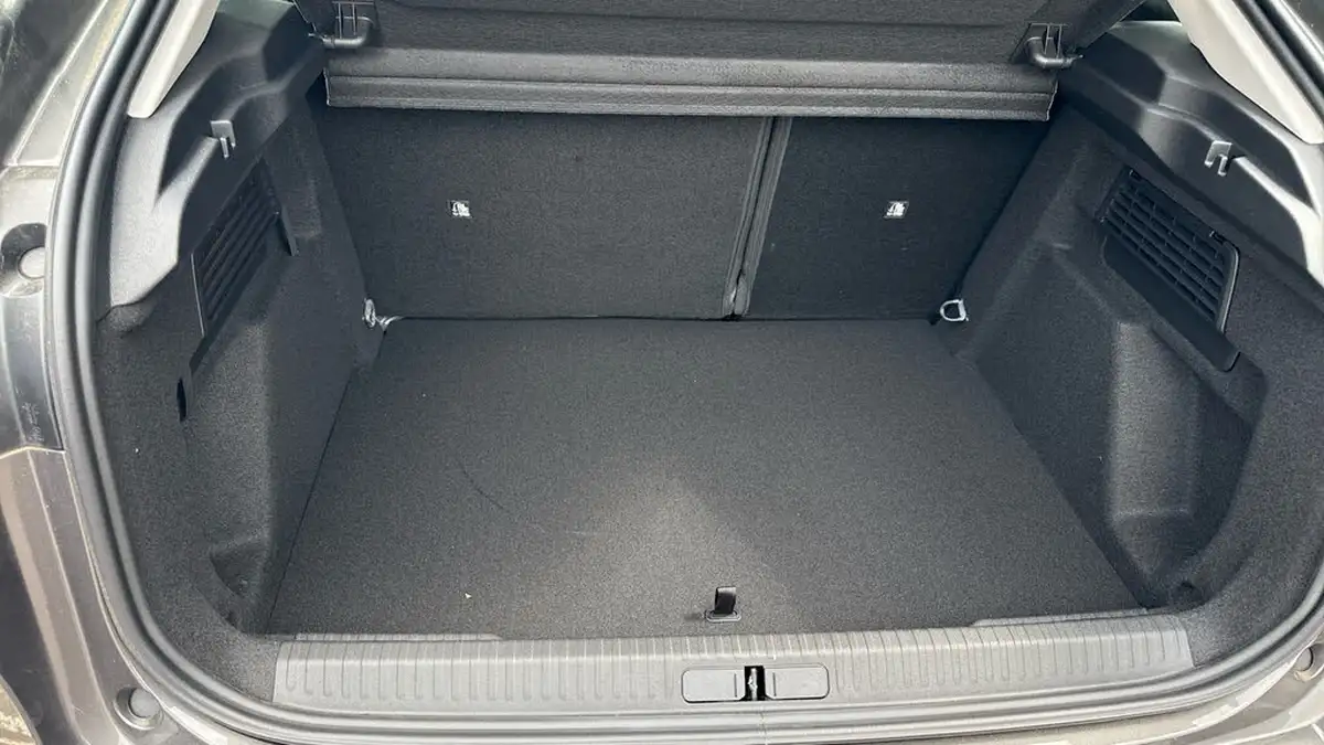 2023-citroen-c4-12-puretech-sense-big-18
