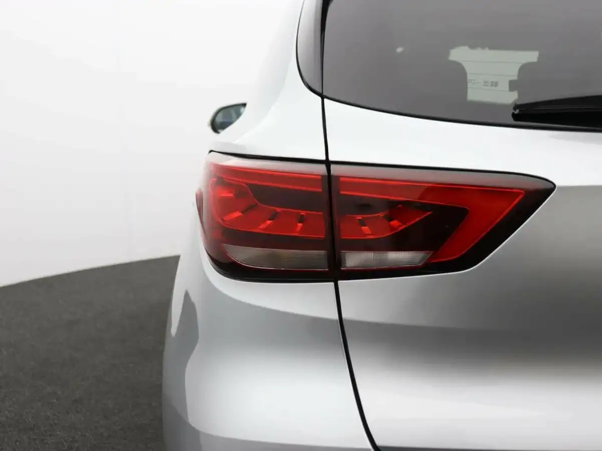 2023-mg-zs-suv-e-trophy-connect-ev-156ps-long-range-big-48