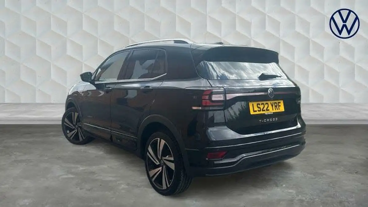 2022-volkswagen-t-cross-15-tsi-r-line-big-2