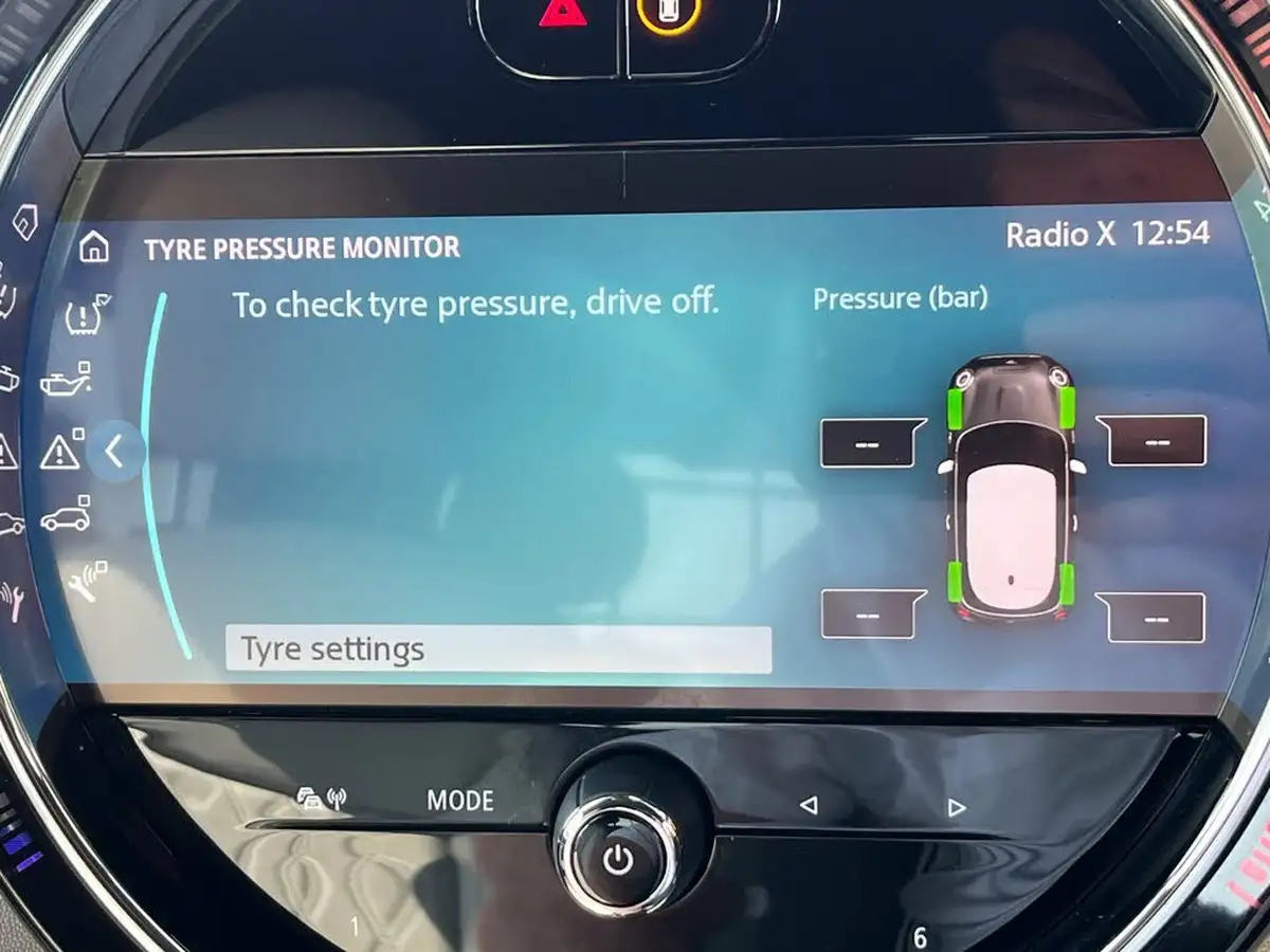 2022-mini-cooper-15-cooper-exclusive-premium-hatchback-3d-auto-big-32
