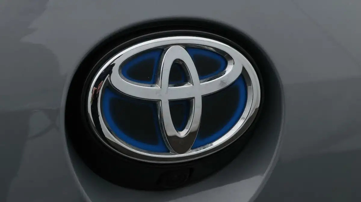 2022-toyota-corolla-18-vvt-i-icon-120bhp-trk-hatchback-5d-big-22