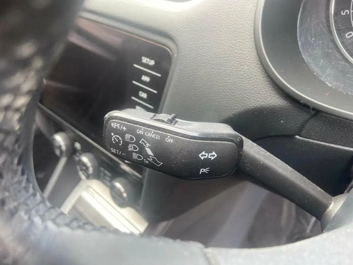 2018-skoda-octavia-16tdi-se-scr-estate-dsg-big-20