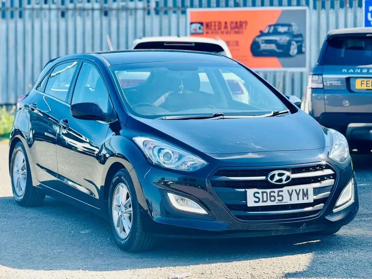 2015-hyundai-i30-16crdi-se-110ps-hatchback-big-0