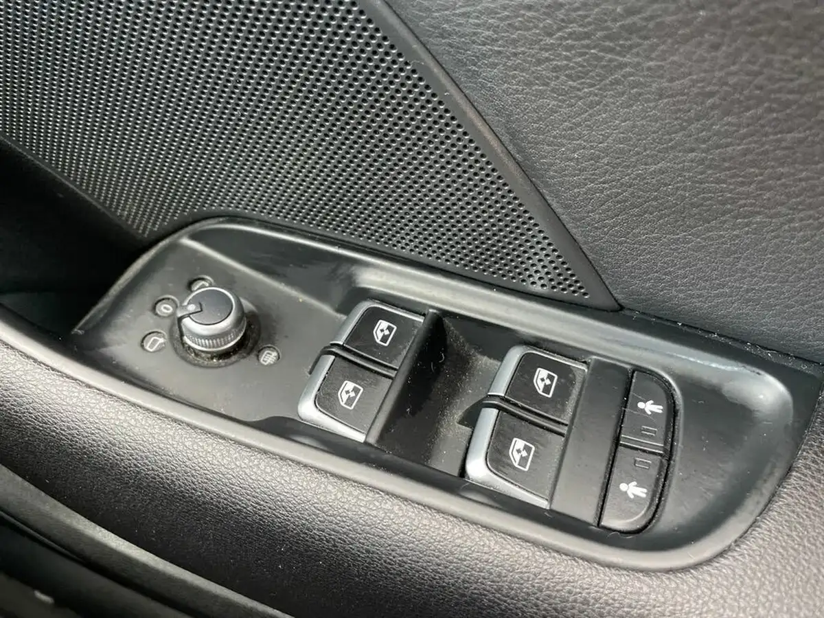 2020-audi-a3-14-40-e-tron-big-33