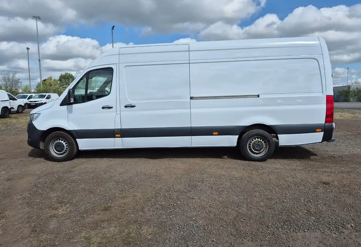 2020-mercedes-benz-sprinter-21cdi-316-l2h1-panel-van-rwd-eco-gear-360-big-9