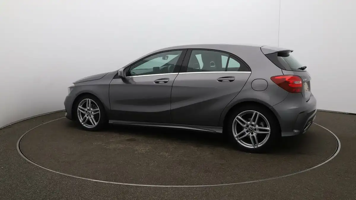 2018-mercedes-benz-a-class-16-a180-amg-line-ss-7g-dct-big-46