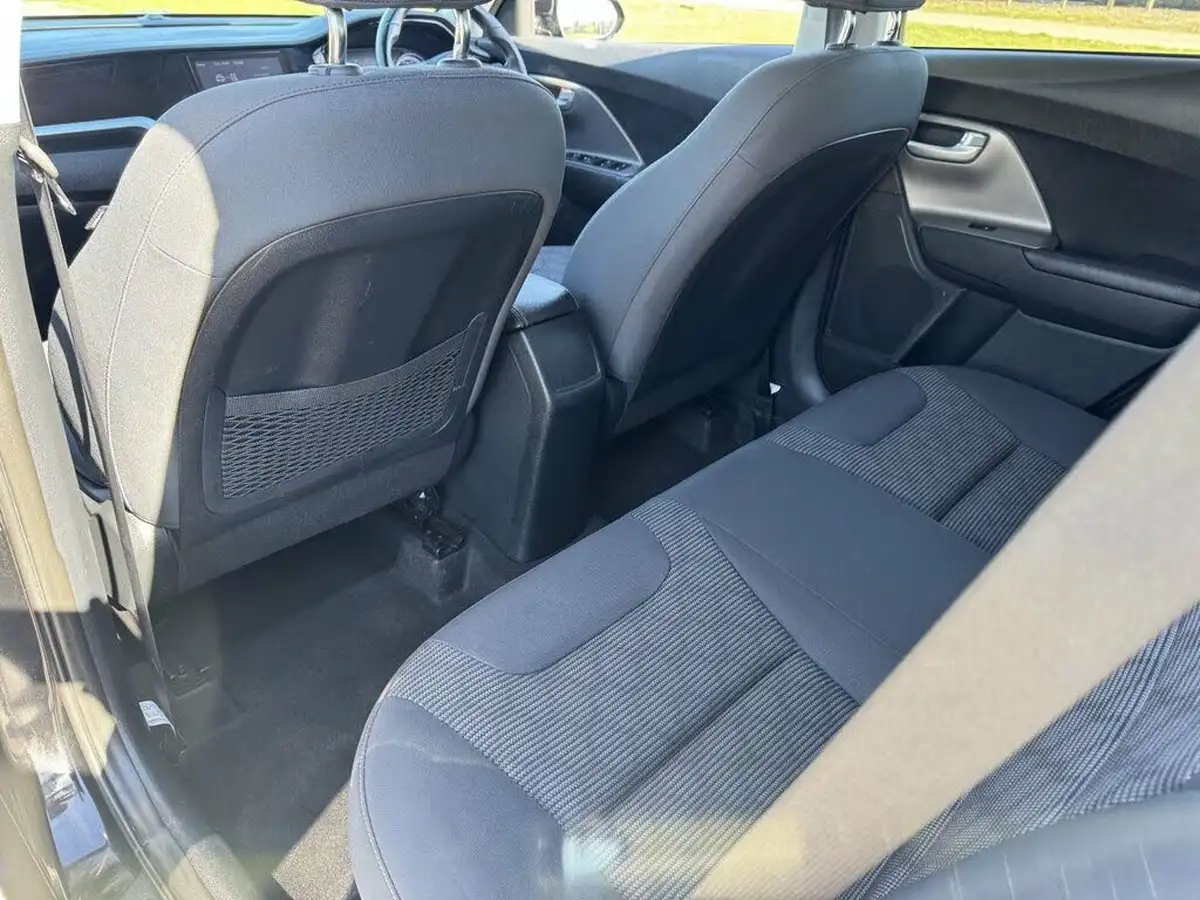 2021-kia-niro-16-gdi-2-big-26