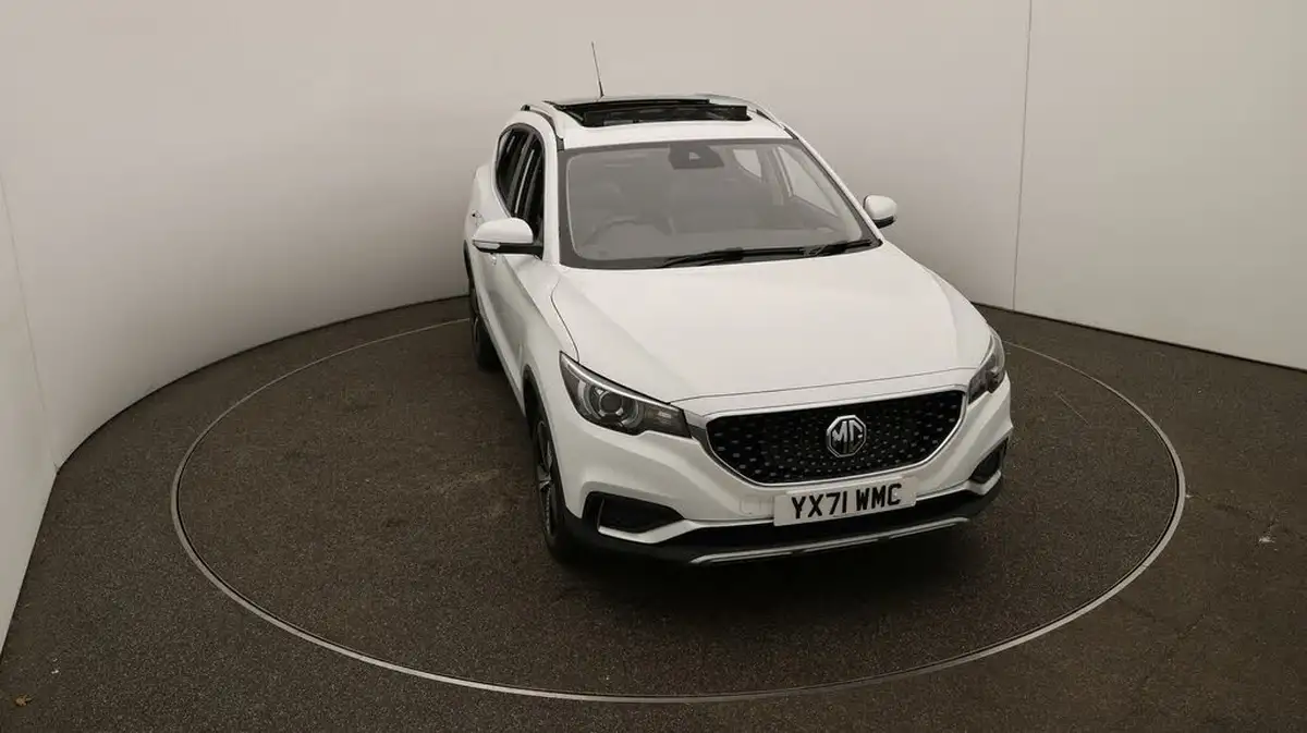 2021-mg-zs-suv-e-exclusive-ev-big-19