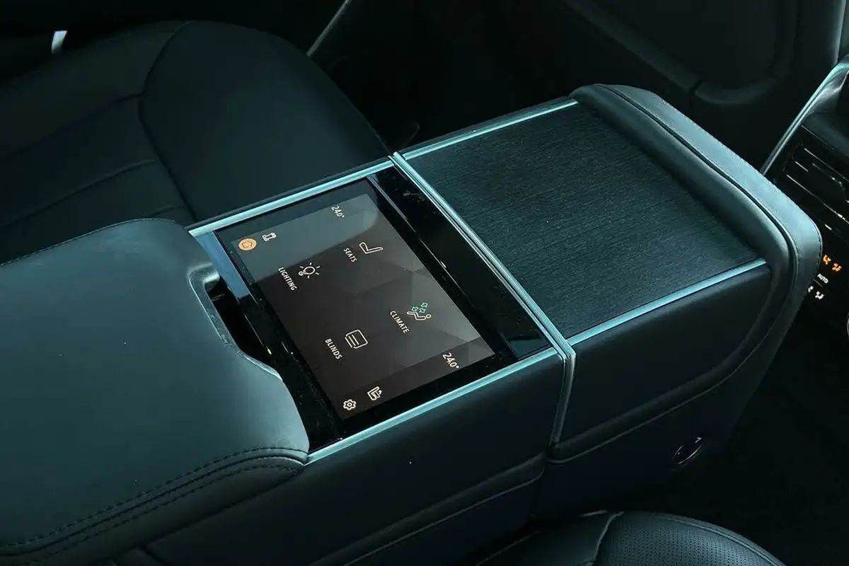 2023-land-rover-range-rover-30-d350-sv-big-36