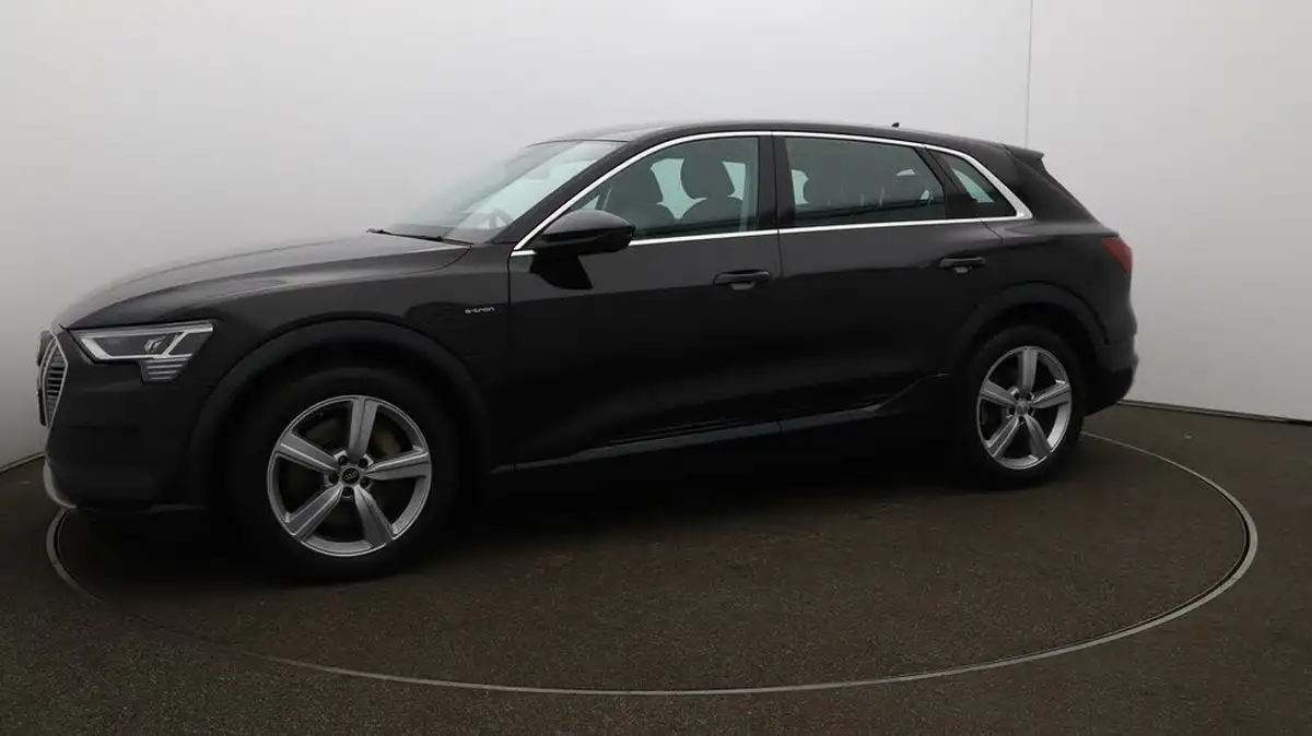 2022-audi-e-tron-55e-technik-station-wagon-big-59