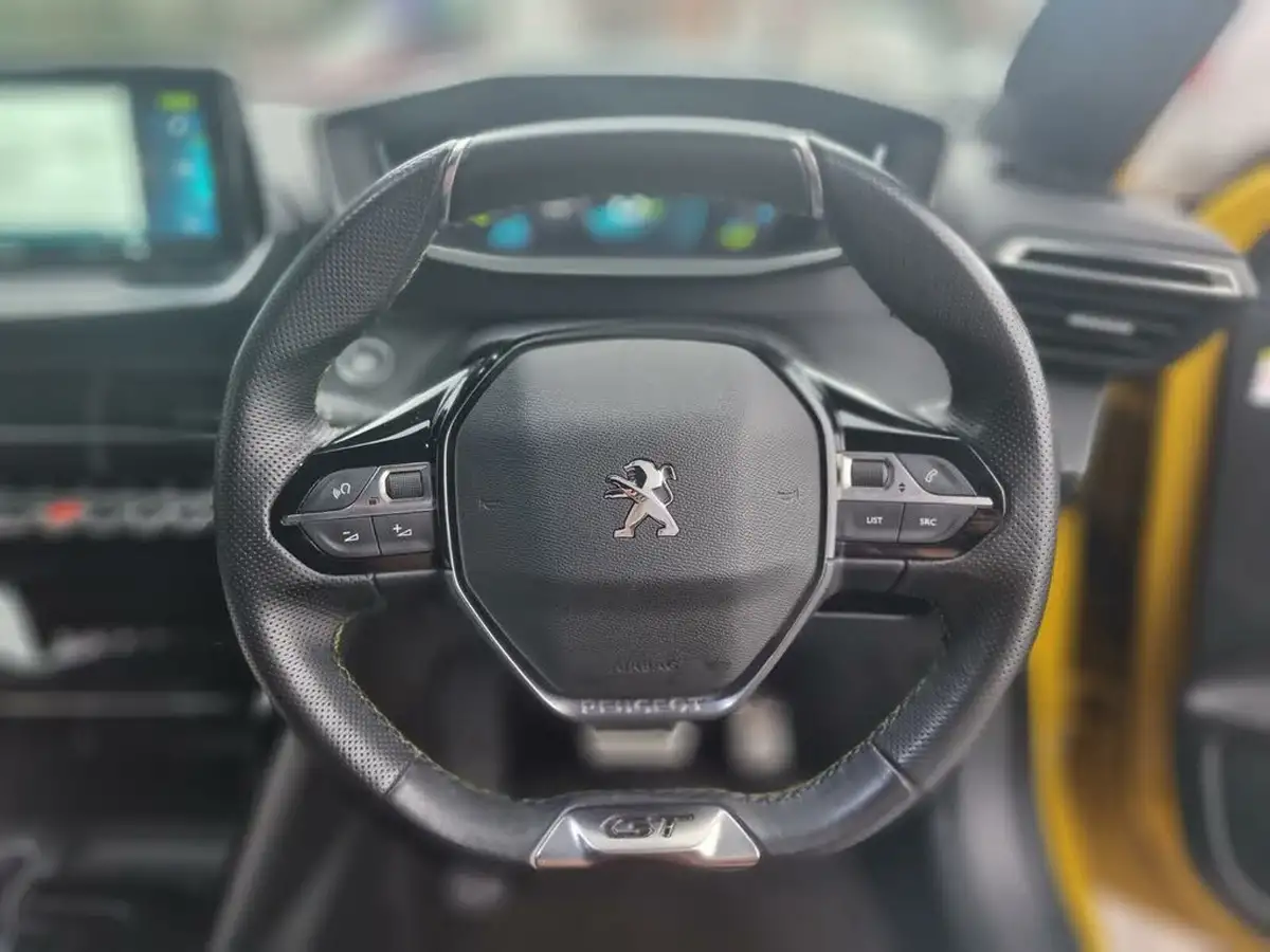 2021-peugeot-208-e-gt-50kwh-big-14
