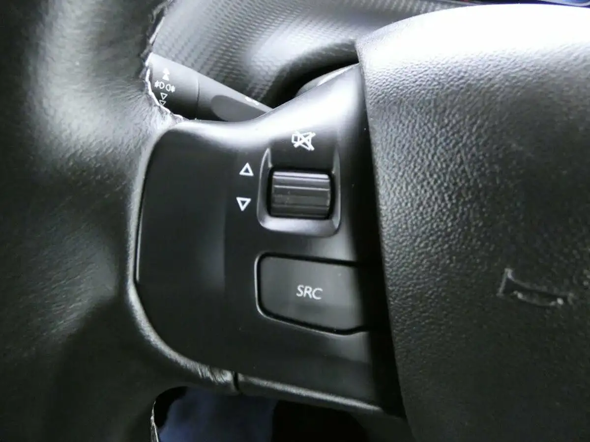 2019-peugeot-2008-suv-12-puretech-allure-premium-130bhp-big-13