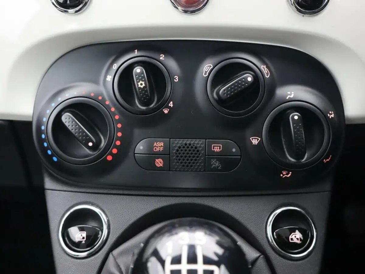2022-fiat-500-10-dolcevita-big-16