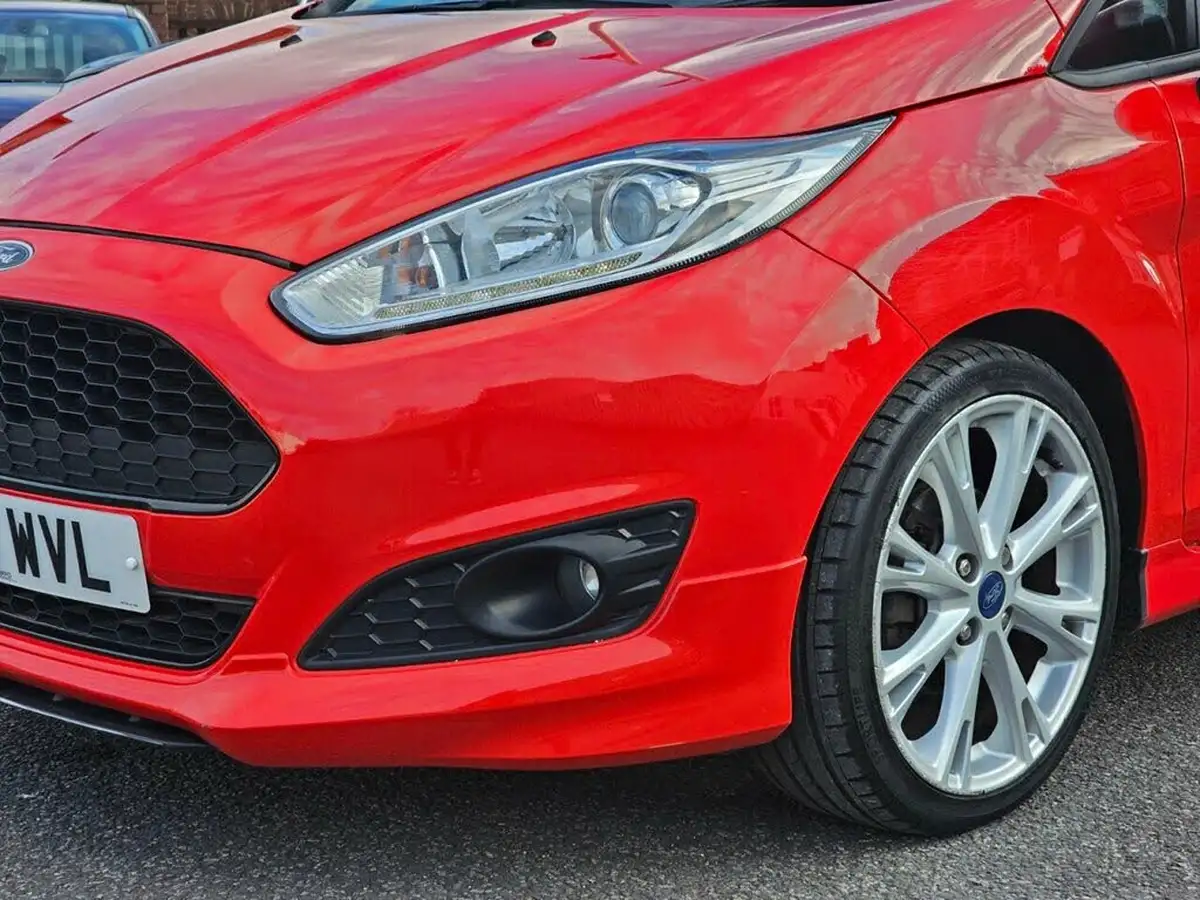 2015-ford-fiesta-16tdci-zetec-s-big-32