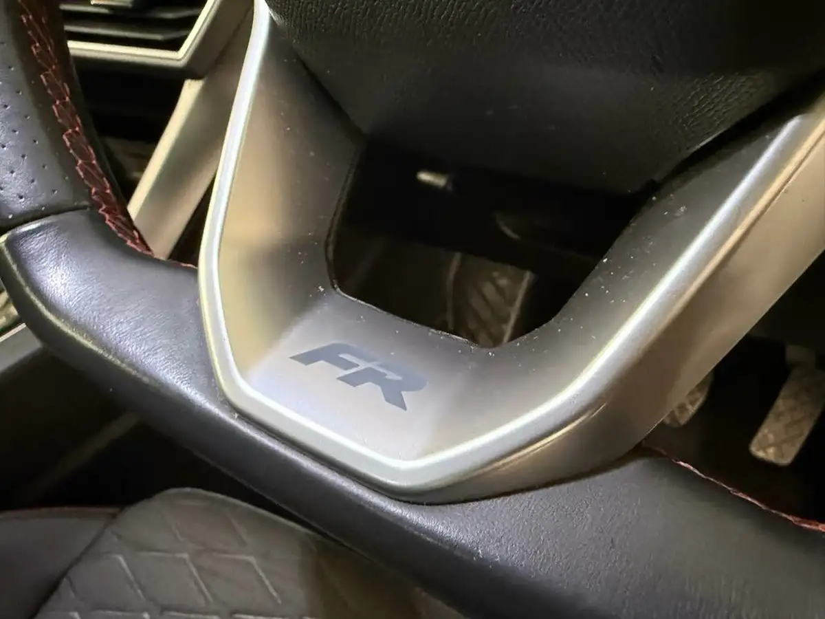 2021-seat-leon-14-e-hybrid-fr-estate-big-52