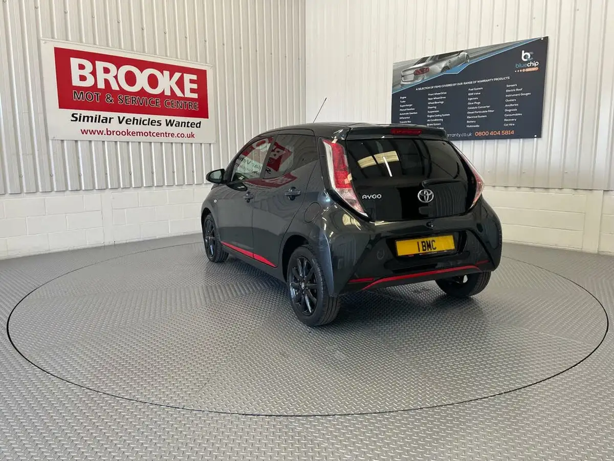 2017-toyota-aygo-10-vvt-i-x-press-71bhp-big-5