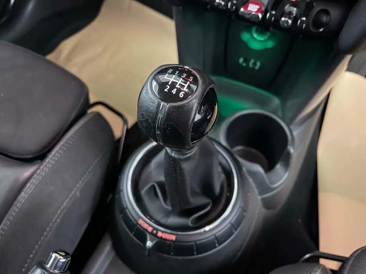 2017-mini-cooper-15td-cooper-d-ss-hatchback-3d-big-39