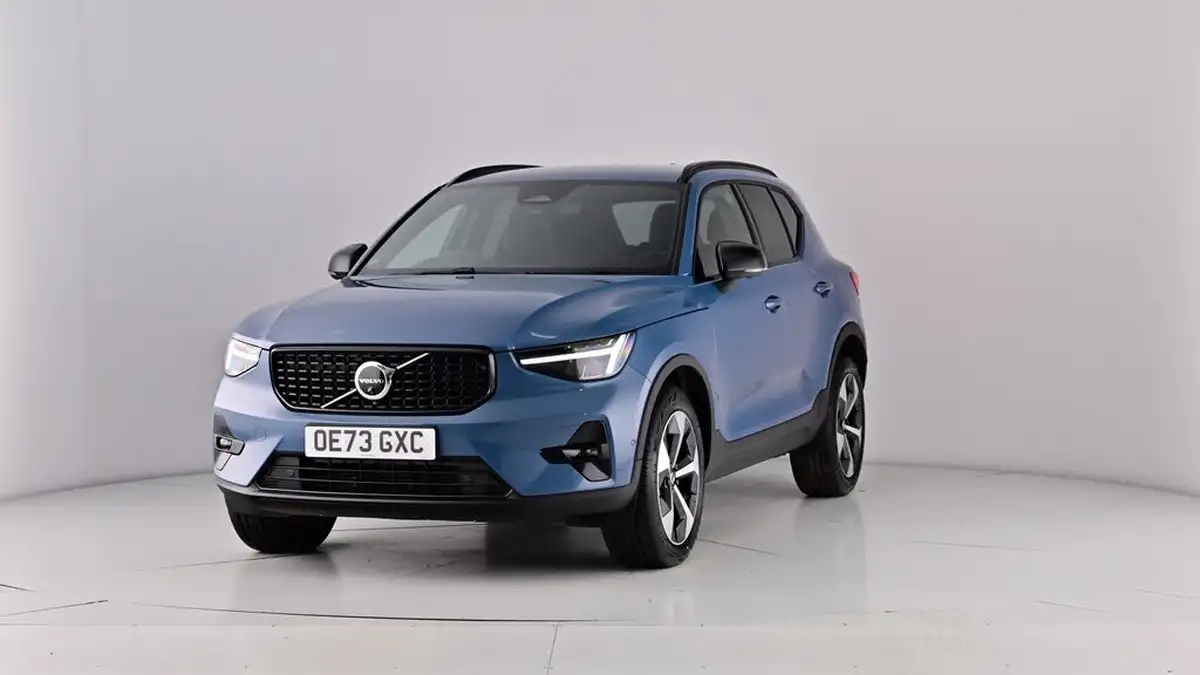 2023-volvo-xc40-20-b3-plus-big-52