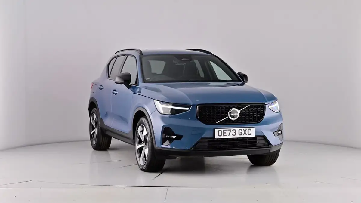 2023-volvo-xc40-20-b3-plus-big-48