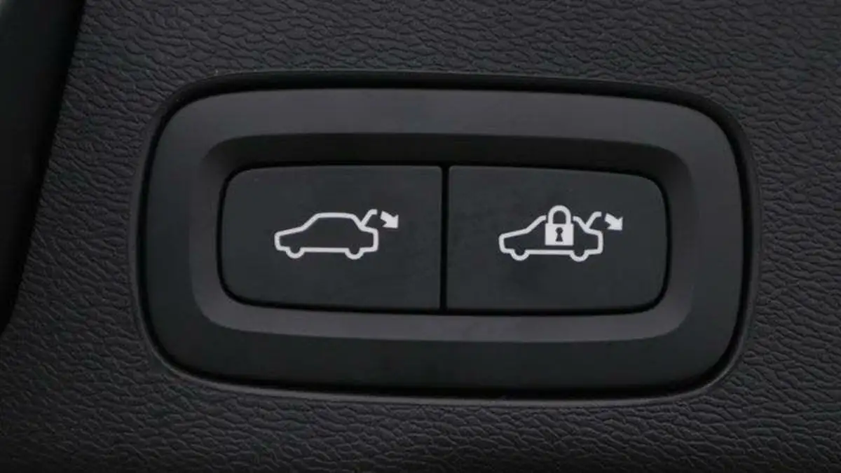 2024-volvo-xc60-20-b5-ultimate-big-18