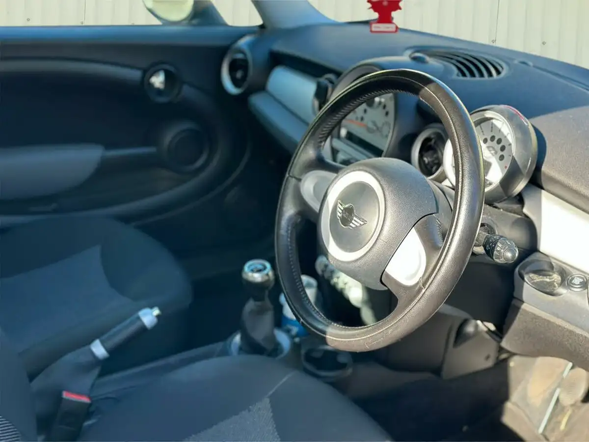 2008-mini-cooper-16-cooper-120bhp-hatchback-3d-big-15