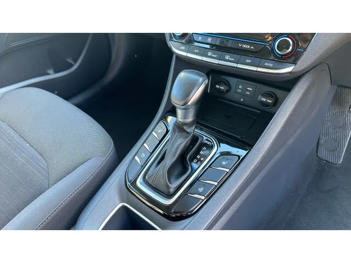 2018-hyundai-ioniq-16-gdi-premium-hybrid-big-12