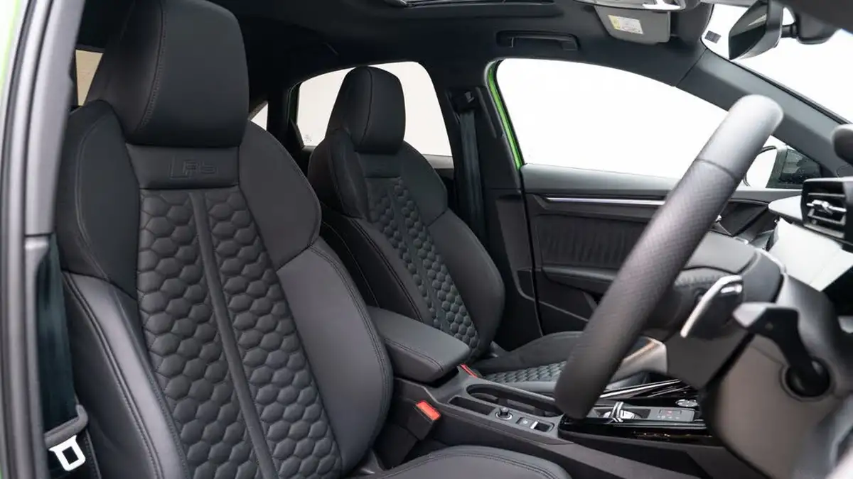 2024-audi-rs3-25-tfsi-vorsprung-saloon-4d-big-2
