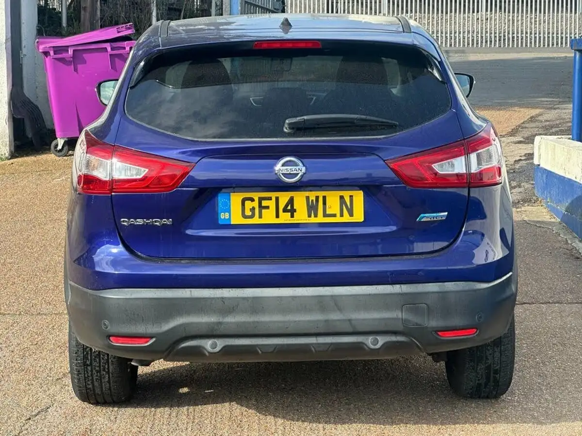 2014-nissan-qashqai-15dci-acenta-premium-big-21