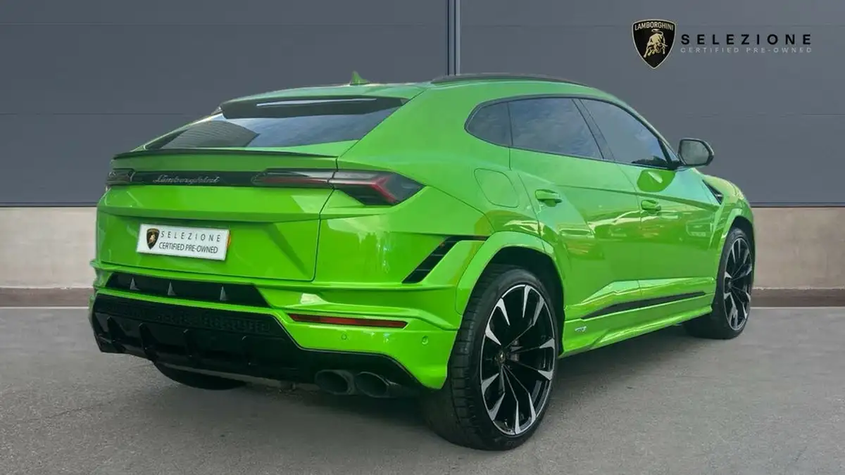 2023-lamborghini-urus-40-no-trim-big-2