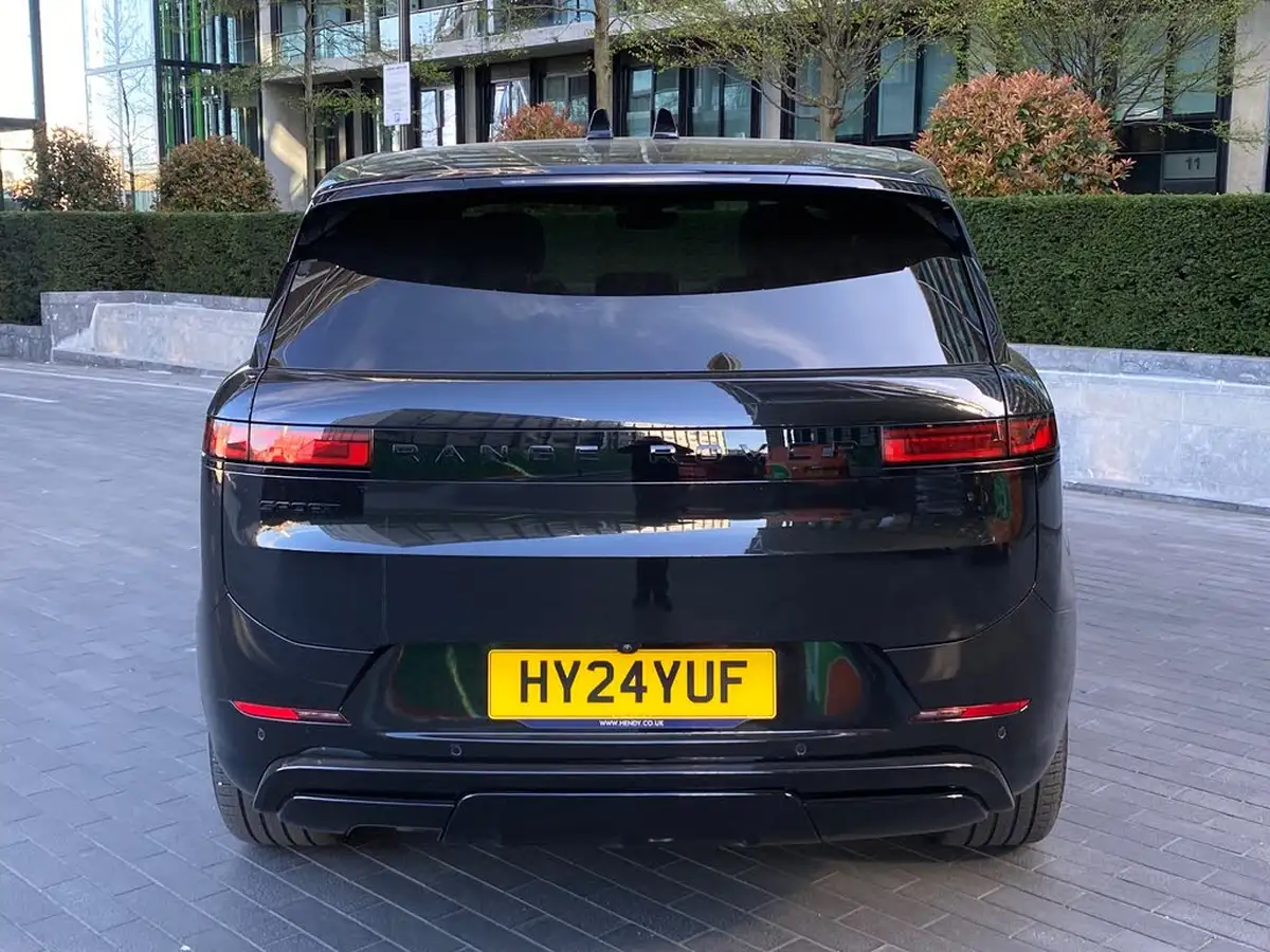 2024-land-rover-range-rover-sport-30-d300-dynamic-se-big-11