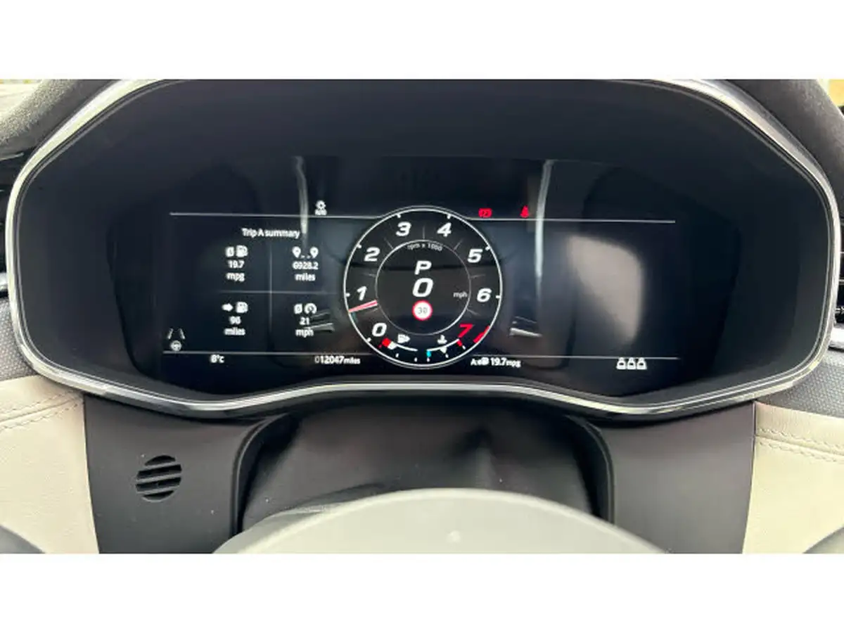 2022-jaguar-f-pace-50-v8-p550-svr-big-17