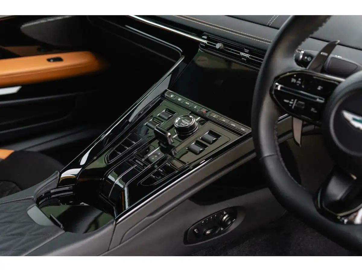 2024-aston-martin-db12-40-v8-auto-euro-6-ss-2dr-big-17