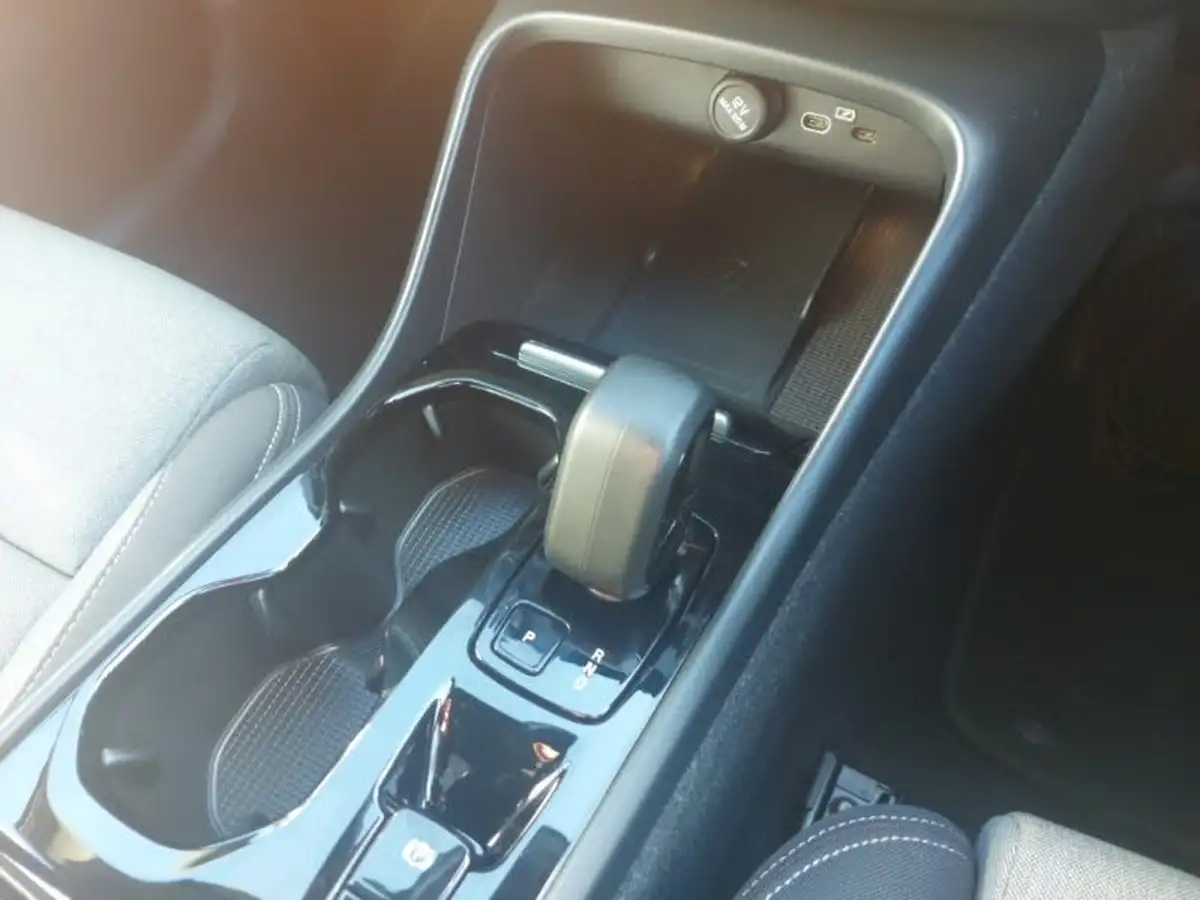 2022-volvo-xc40-20-b3-plus-big-14