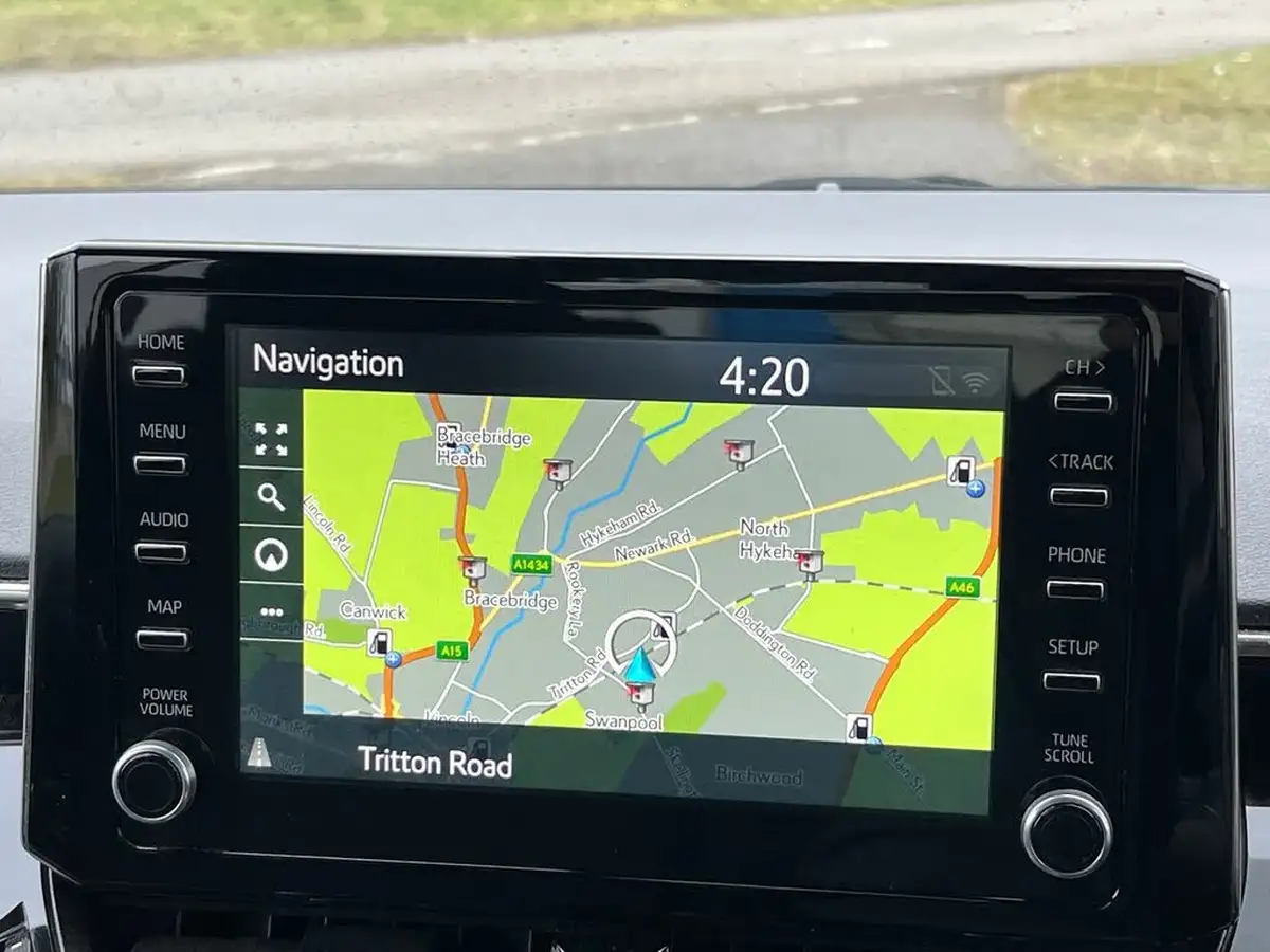 2021-toyota-corolla-18-vvt-i-icon-tech-trk-hatchback-5d-big-21