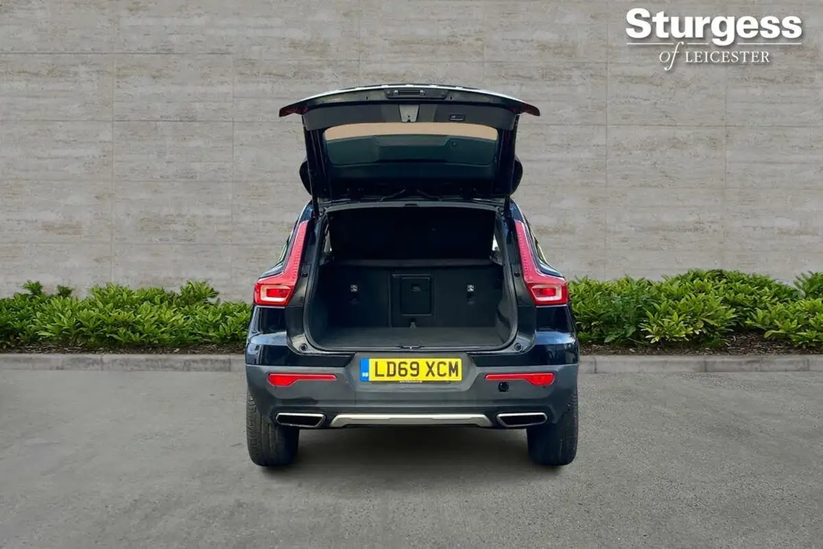 2019-volvo-xc40-20-t4-inscription-awd-big-28