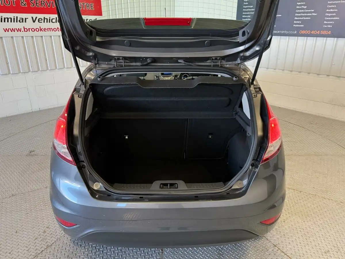 2016-ford-fiesta-125-zetec-5d-big-11
