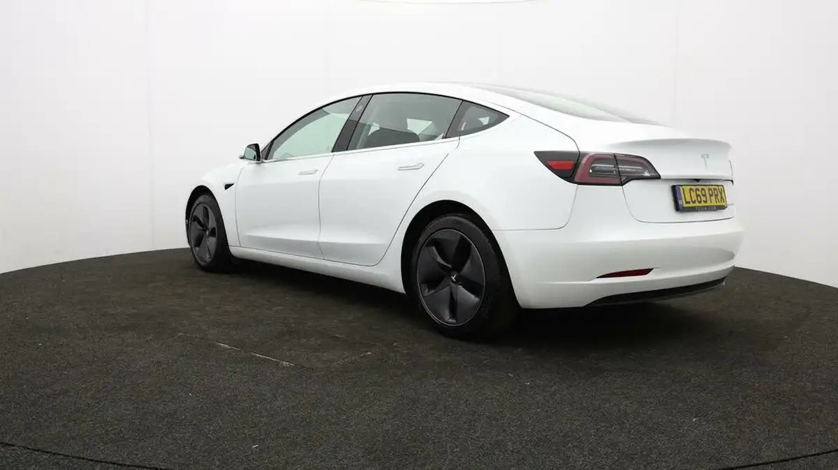 2019-tesla-model-3-e-long-range-4x4-big-4
