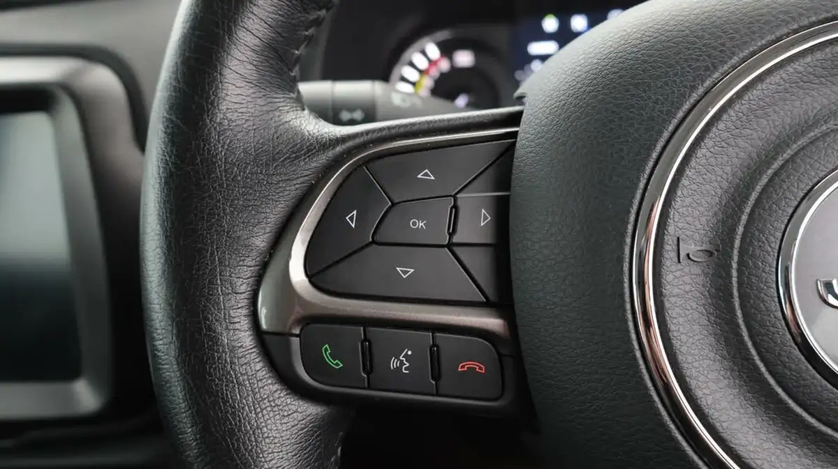 2021-jeep-renegade-13-gse-limited-phev-big-25