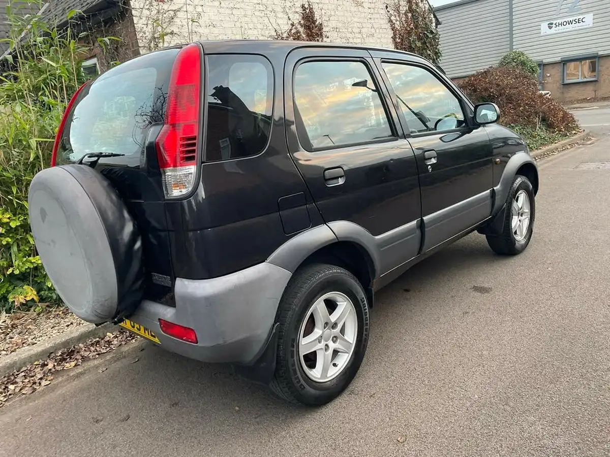 2005-daihatsu-terios-13-tracker-big-7
