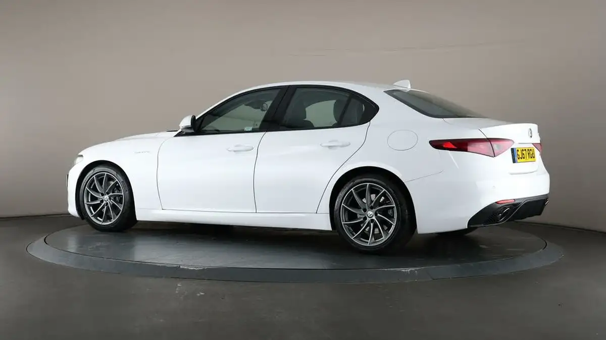 2017-alfa-romeo-giulia-20-veloce-big-68