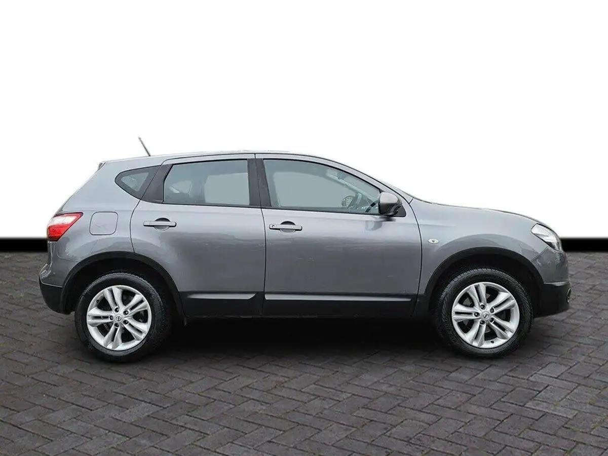 2011-nissan-qashqai-20-acenta-big-3