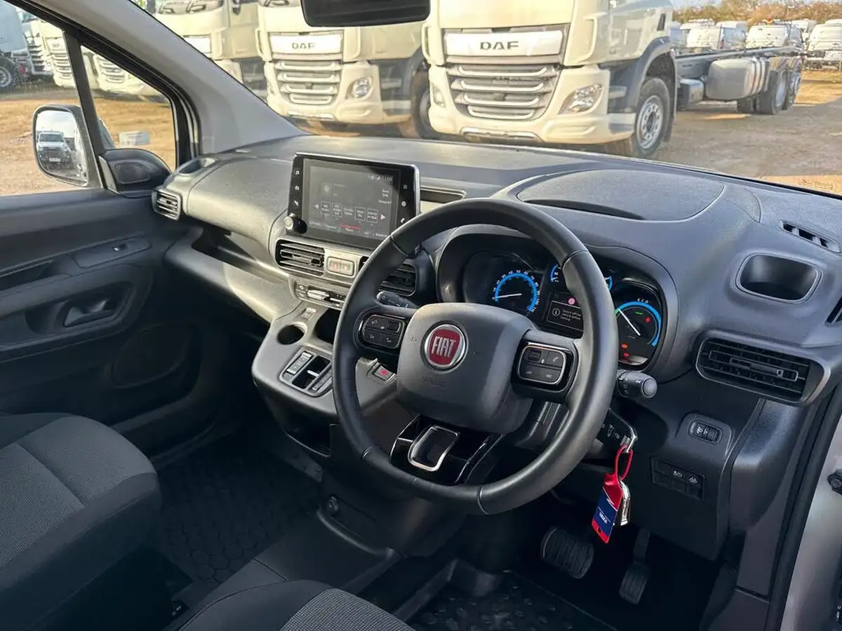 2023-fiat-doblo-e-standard-l2h1-lwb-maxi-big-5