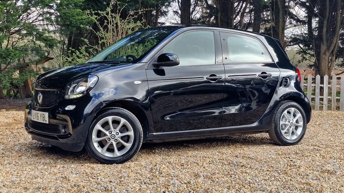 2016-smart-forfour-10-passion-70bhp-premiumss-twinamic-big-1