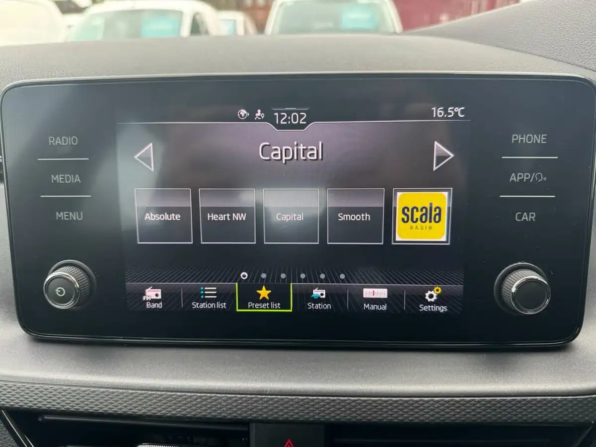 2020-skoda-kamiq-15-tsi-se-big-32