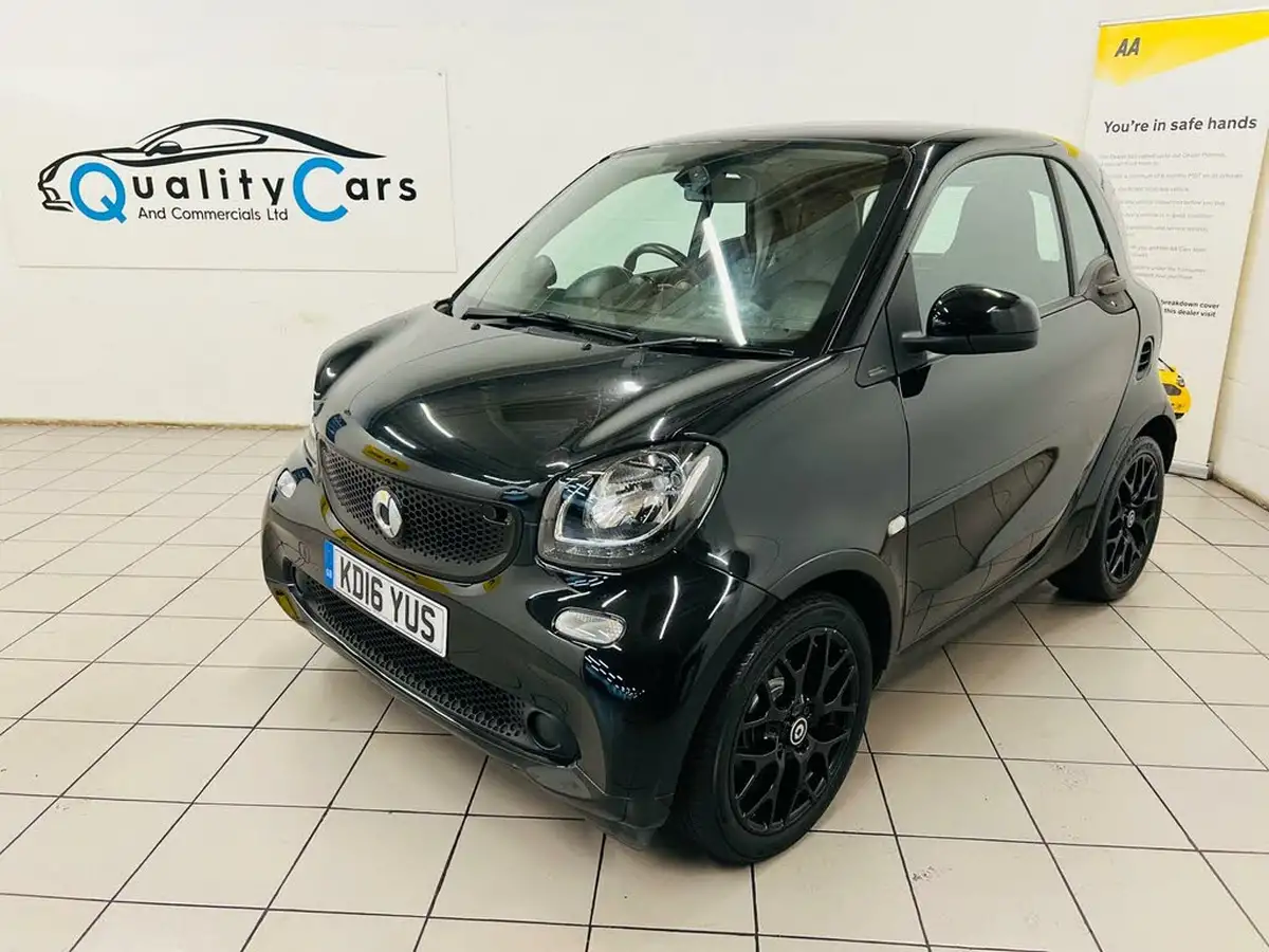 2016-smart-fortwo-10-edition-black-twinamic-big-3