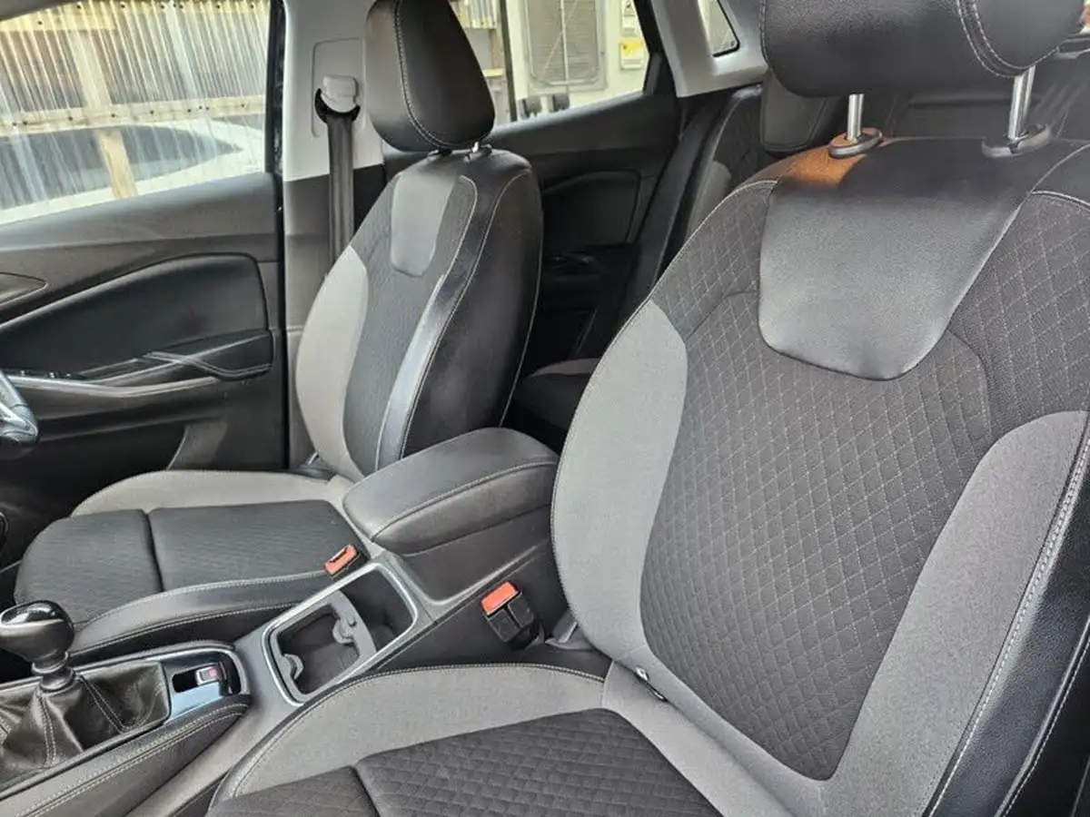 2019-vauxhall-grandland-x-12-sri-nav-big-13