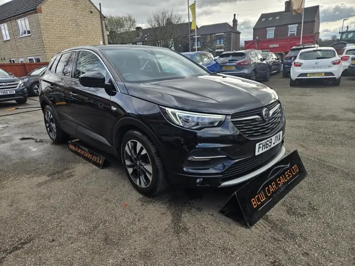 2019-vauxhall-grandland-x-12-sri-nav-big-1
